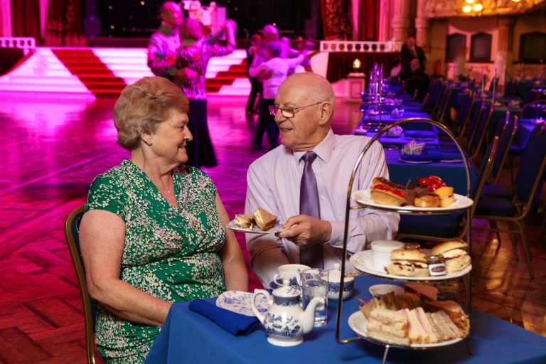 afternoon tea couple 13032024061607 768x512