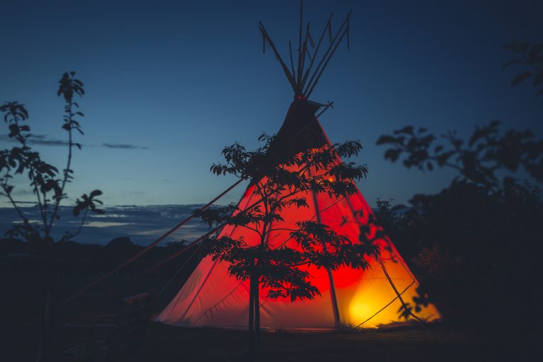 appleBimages Aislin Richie 1261 768x512