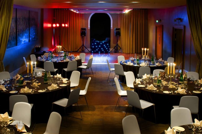 awpe confpd waterloo private dining mixed lights dsc4730 768x511