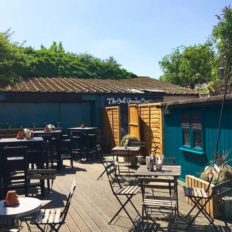 b213c8bc bfda 4f31 8481 894b175647bd 768x768