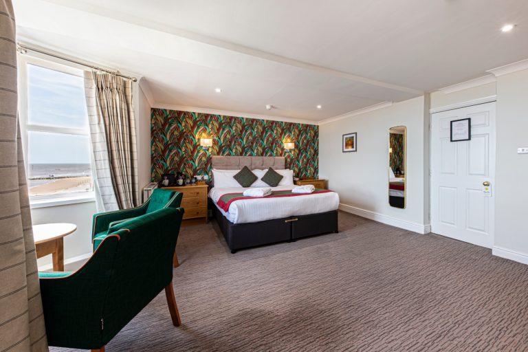 b6de5eab afcb 400d be1b 4e361b06aa04 768x512