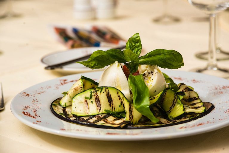 b87dfb13 fbfb 4e7e a4fd a74beefdfc7a 768x513