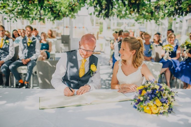 b9cd87f6 68c1 45b2 9343 bc2b9fec1591 isles of scilly wedding photographer 00057 900x600 1 768x512