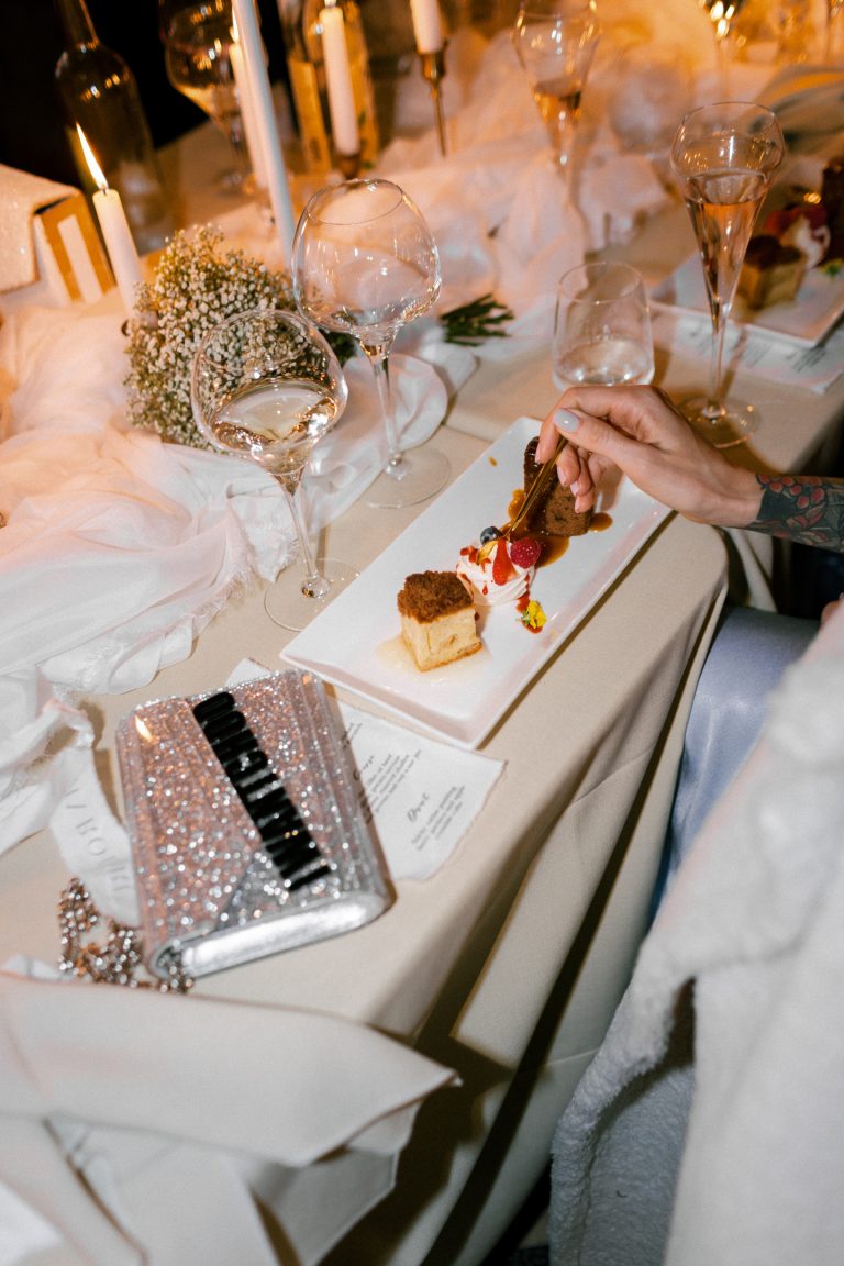 ba2fc535 2354 46af bdab 434694ed9794 768x1152