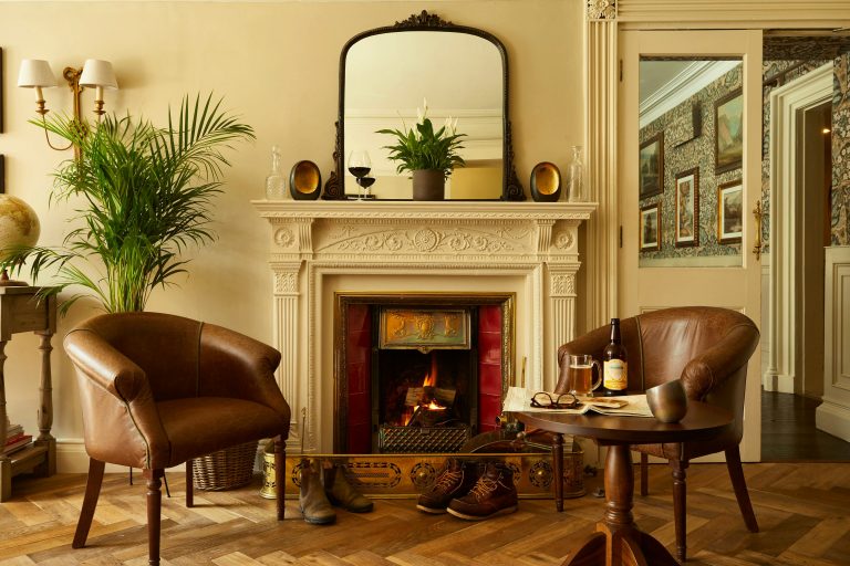 bar 11112023045149 768x512