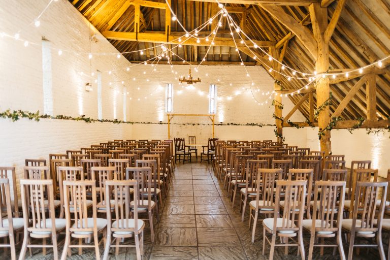 barnceremonyoakwoodlightingfestoon 768x512