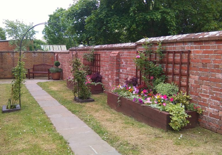 bc93728c 9ef9 403f a582 905169b0255d Town Hall Garden 768x537