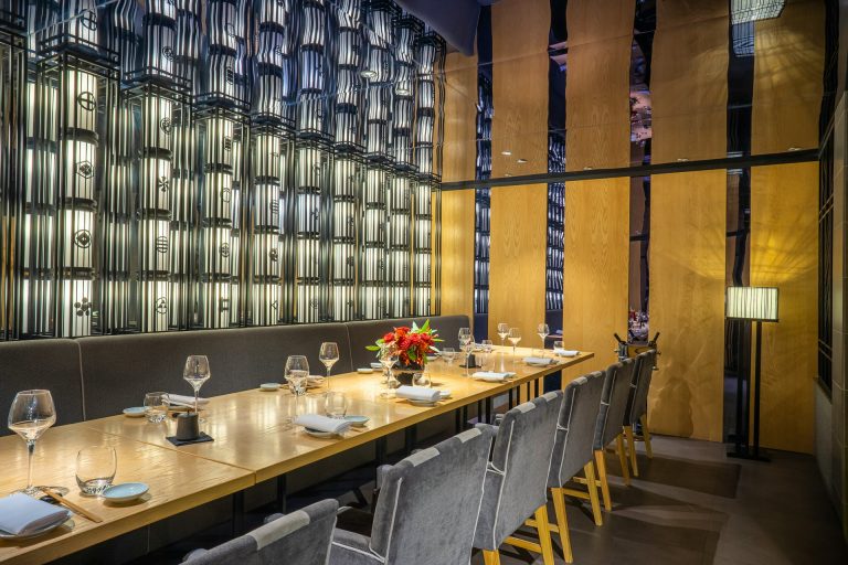 big groups table 16052023022801 768x512