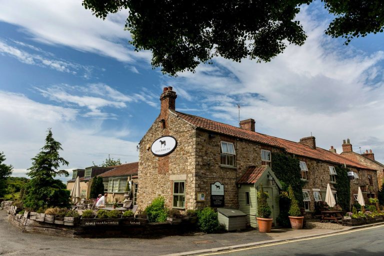 black horse inn kirkby fleetham exterior 29032023023904 768x512