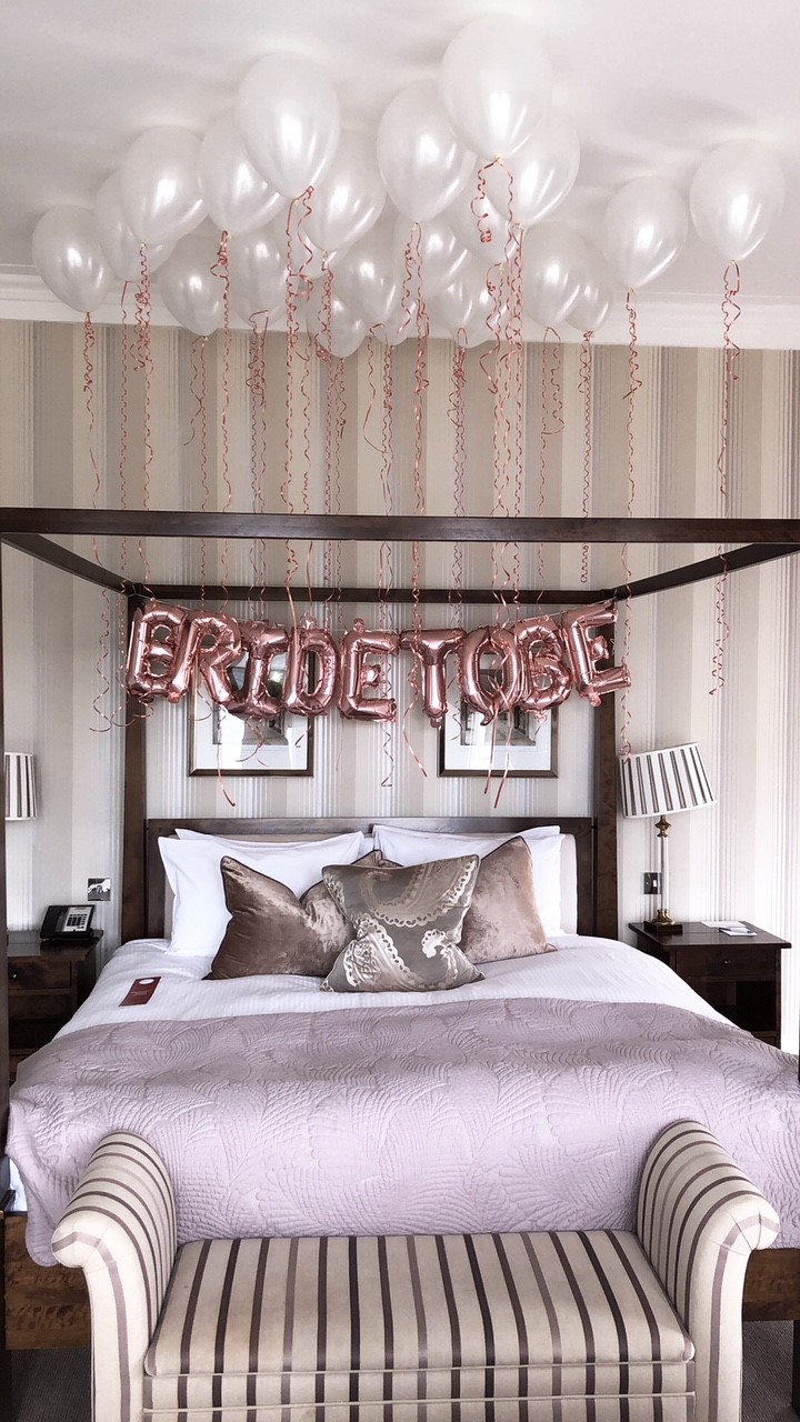 bridalsuitewithballoons
