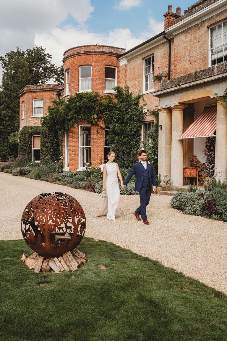 c032eac9 4b61 48f1 b898 a118f29a4d10 768x1152