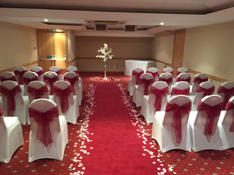 c36695d2 e5b4 40a1 a8fb ae558f4507d9 dickson room 768x576