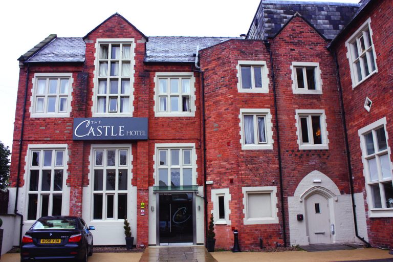 castlehoteledit2 bmkd9s 768x512