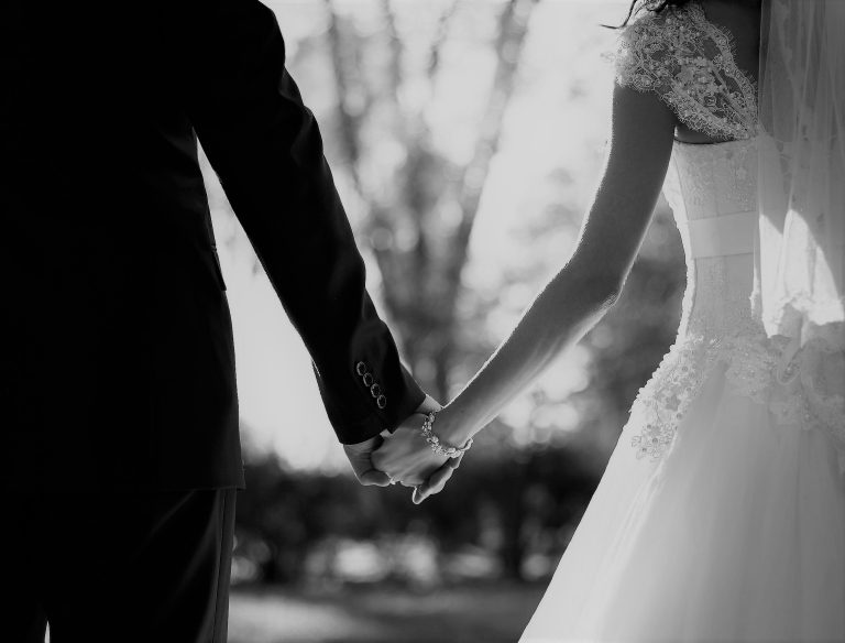 cb11e078 7e72 441c 8959 4bb095ba0a8c wedding 2  768x584