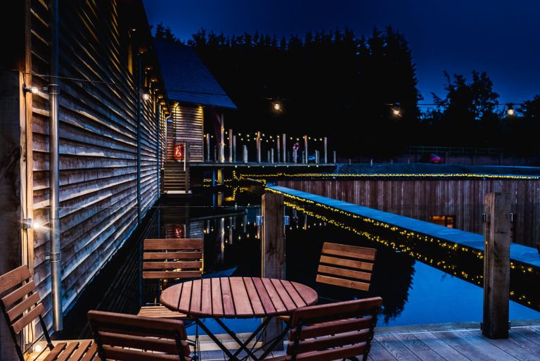 cc5695fb f072 4445 9e71 3ca7c12478bb 17 Decking at The Mill Barns 768x513