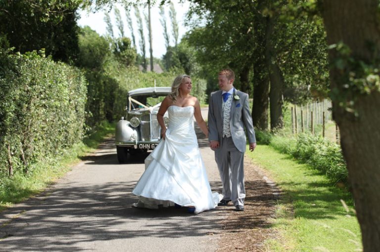 cf73a1eb 618a 4f13 9e55 d77ca32fd69e wedding photography barnsgate manor IMG 1125 768x510