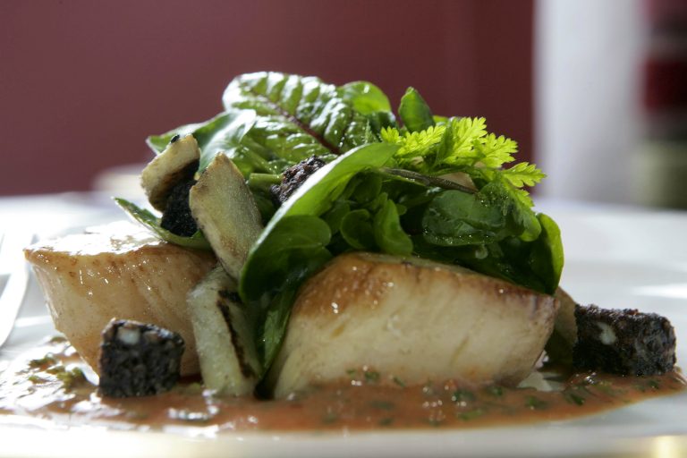 chandley restaurant bosville hotel 2009   scallopmb7h6183 for web 768x512