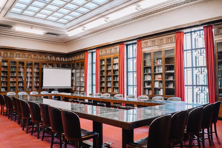 city life photos 768x513