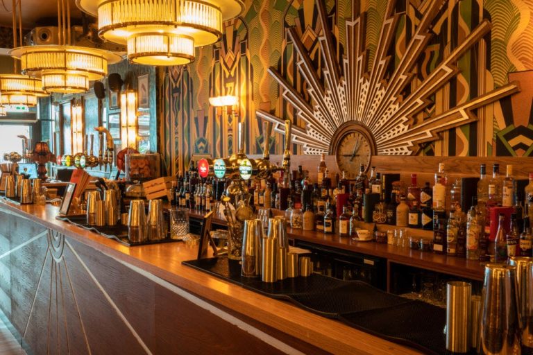 cosy club cardiff decor 14122023015955 768x512