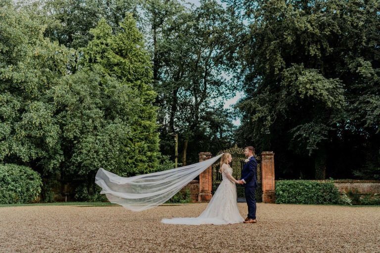 couple 2048x1365 18092024113330 768x512