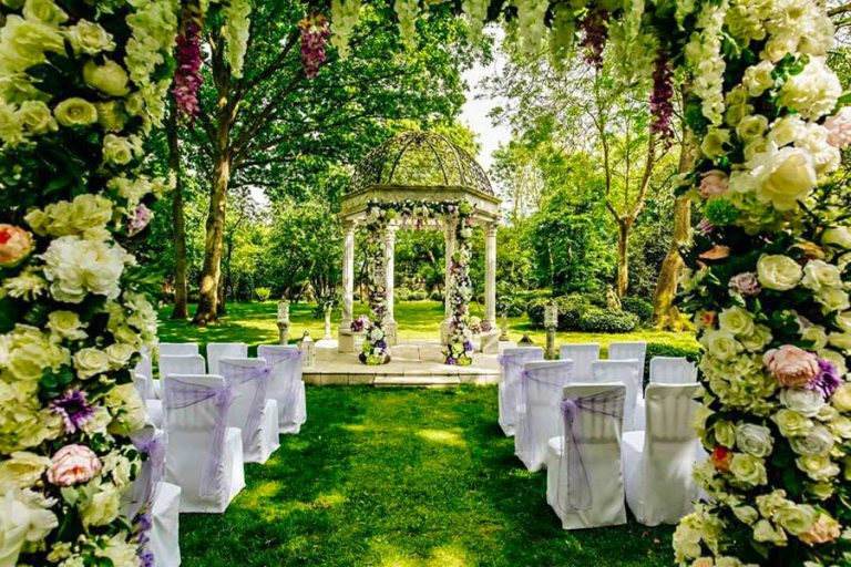 creeksea place outdoor wedding 11042024125720 768x512