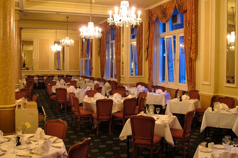 crystal restaurant interior 768x512