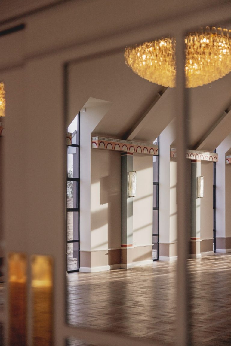 d7b31933 4360 4431 b58b 43554a39da5d 768x1152