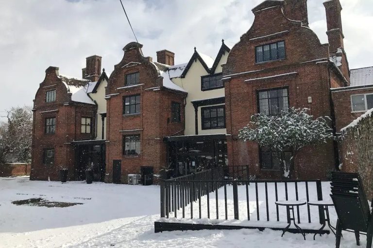 d9e8680cc2c9a25db065f7432e74494cbfb54b10c6f34c79eebaf406668c8d9f 913bdb3877 v0 w1280xh0 rDEF 768x511