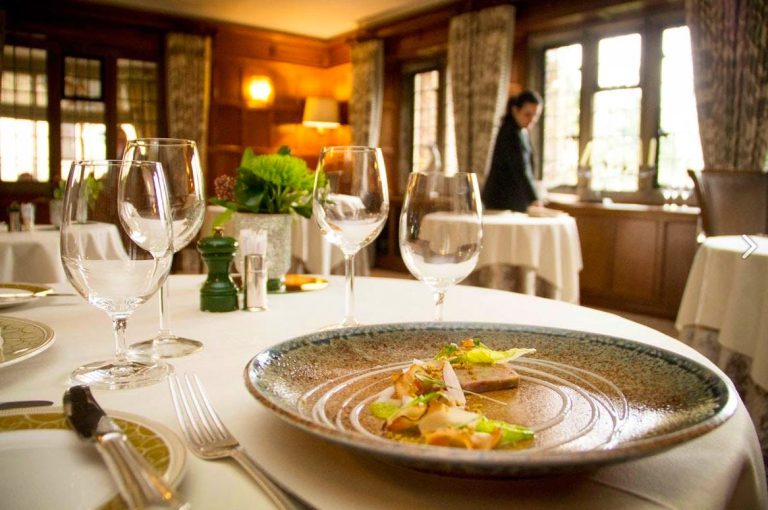 dining room at mallory court 768x510