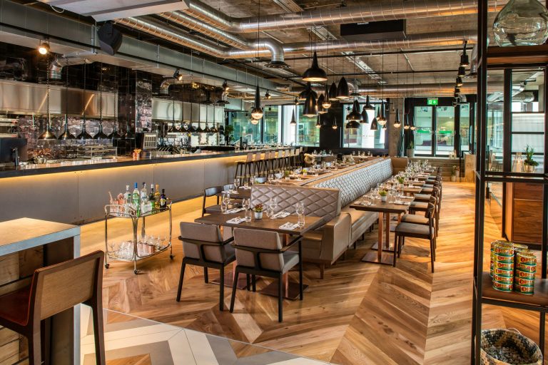 drake and morgan kings cross october 2015 2 768x512