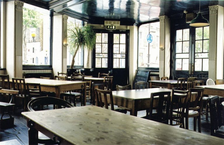 duke of cambridge interior bar 768x499