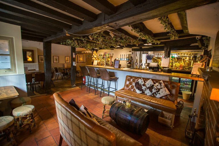 eat drink page 1  15112023025024 768x512