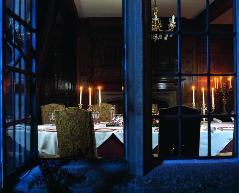 eeEgQBW6YJ photoA12 768x620