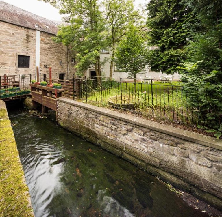 eeK8MpQvYo photoA15 768x752