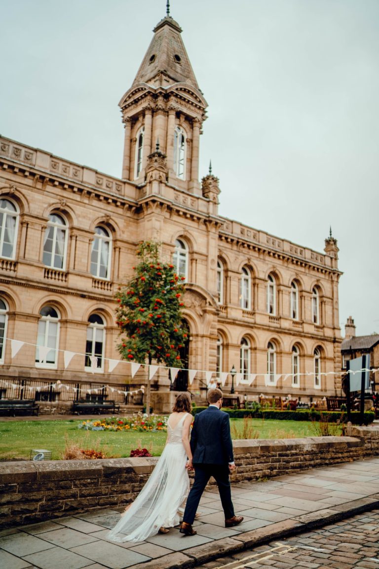 ef24fabb 3eb2 4b83 8cf0 60958467358c 768x1152