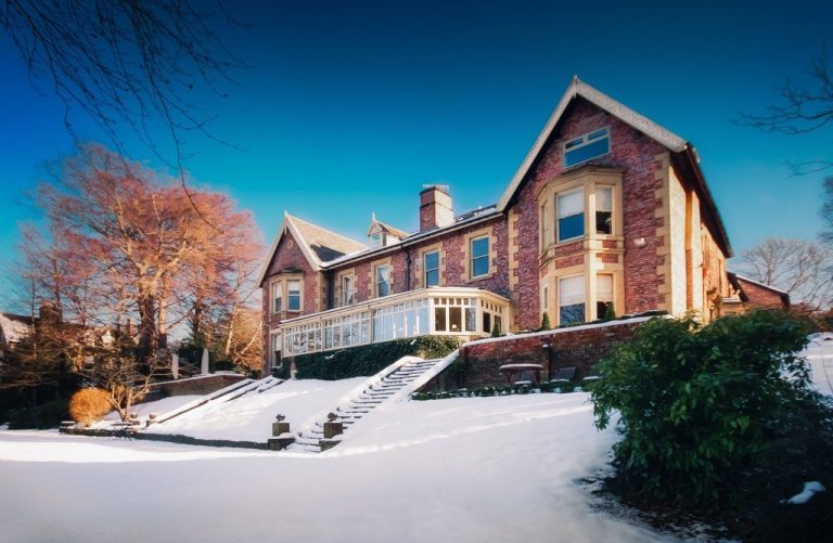 eslingtonvilla110 1024x668 dr1oqa 768x501