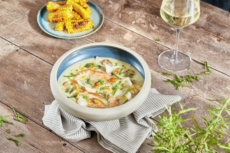 everly aw23 seafood chowder landscape 7 action 10072024104039 768x512