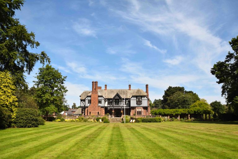 exterioringlewood 768x512