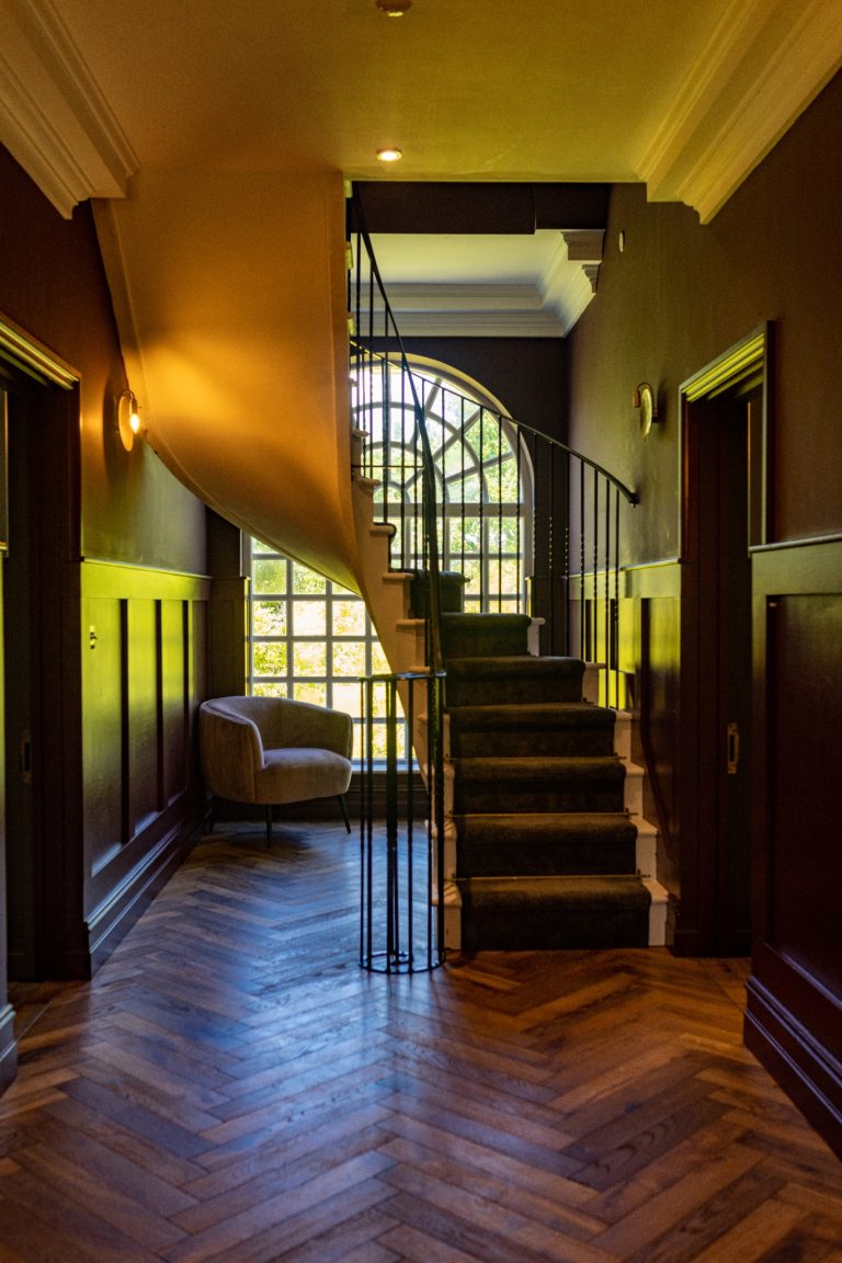 f1c7b877 08ff 49fe a72d 106f0d997625 768x1152