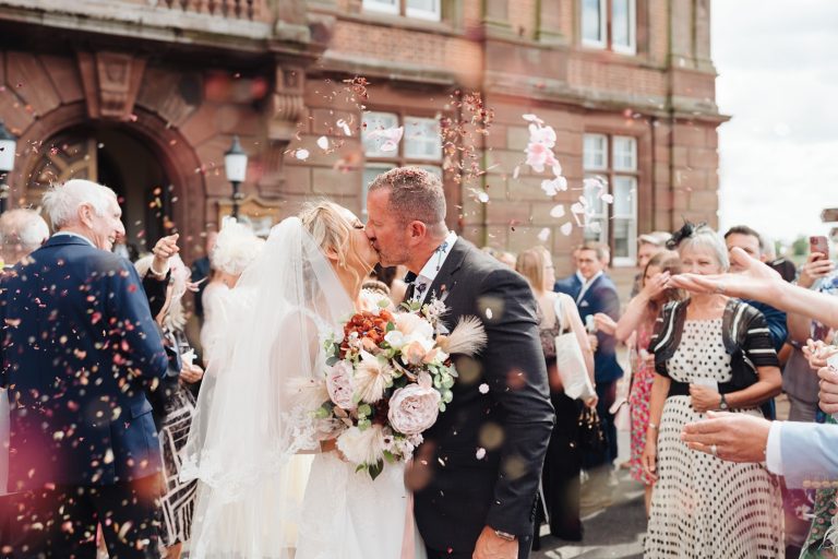 f77356a5 652f 41f4 b416 d0e8f03d10a8 768x512