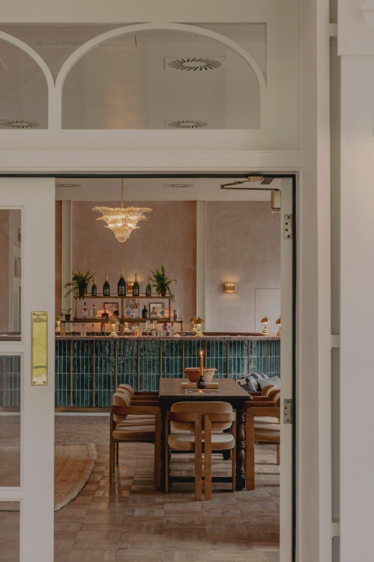 fa039da3 72b9 4a4d a619 366fa7ed28b6 768x1152