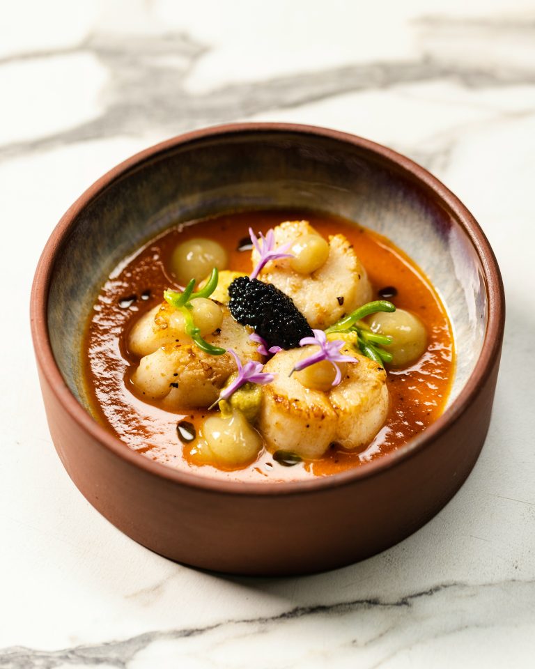 farzi hr 1 09102023045253 768x960