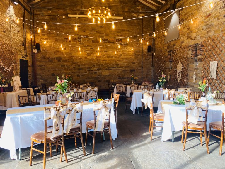 festoonlightsbarn 768x576