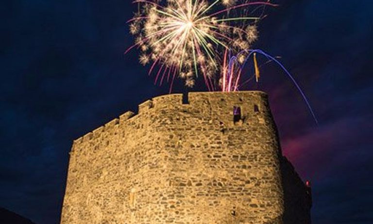 fireworks 1000x600 c 25112024030420 768x461