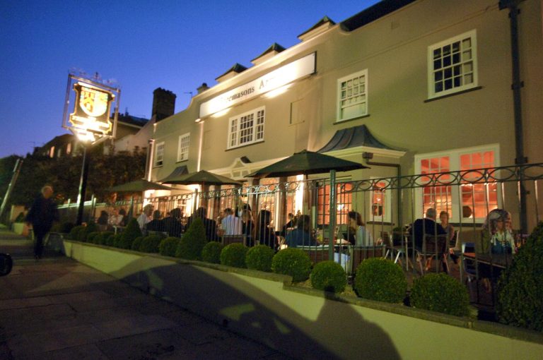 freemasonsarms2008dsc23252forweb 768x510