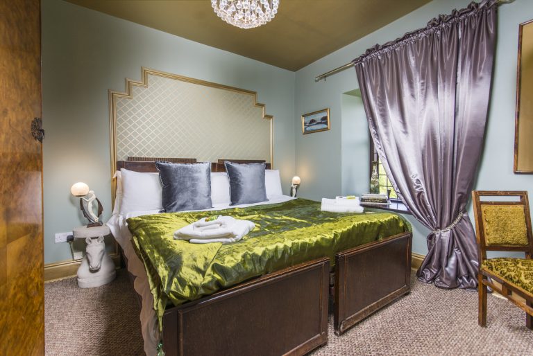 greatgatsbybedroom 768x514