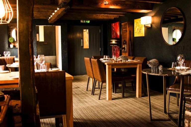 hammer and pincers interior 15092022090406 768x512