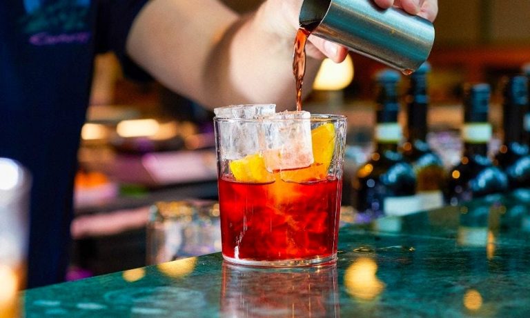 happy face pizza victoria drinks 25042022115321 768x461