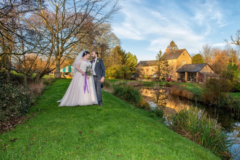 hm weddings lakeside banner 768x513