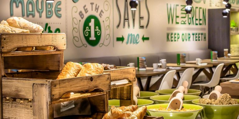 holiday inn london 3583087663 2x1 15042024031333 768x384